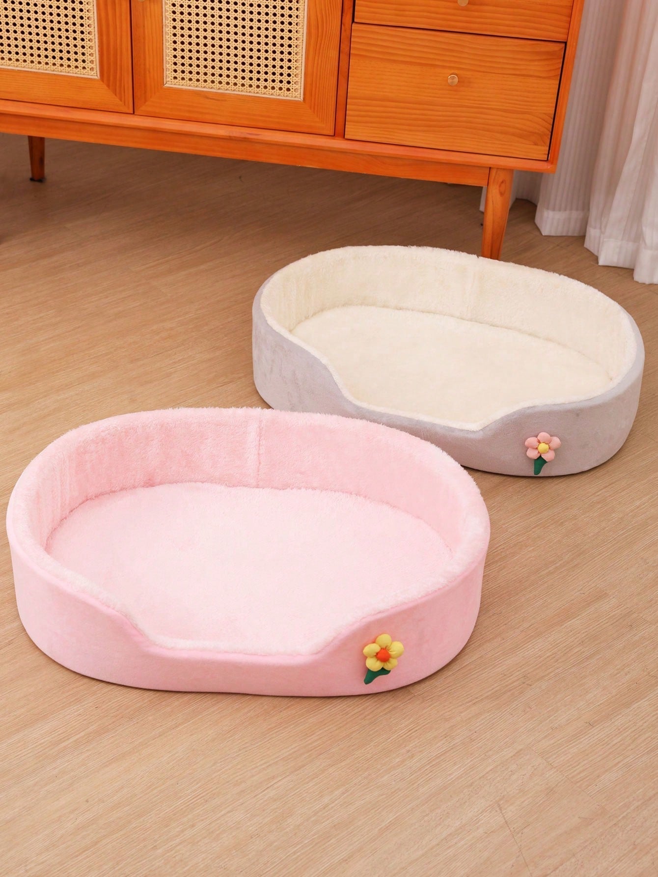 1pc Thick Soft Oval Pet Bed With Flower Decor, Comfortable Non-Slip Waterproof Oval Pet Bed Suitable For Medium/Small Cats & Dogs
